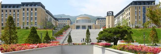 >>31 >>37 >>419 부산외대랑 좀 비슷하기도 하고.