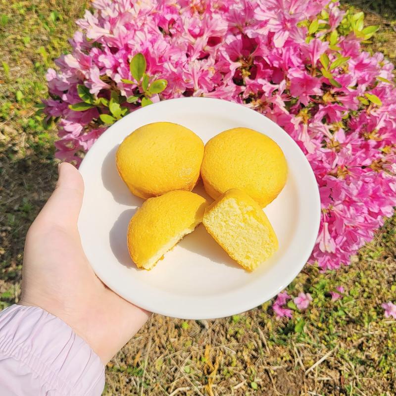 쌀카스테라🍞 💬 쌀카스테라 성공띠✨️오랜만의 베이킹이였는데 성공해서 기부니 죠흠!! 근데 양이 많으니까 머랭 치기 겁내 힘드네..담에는 절반으로
