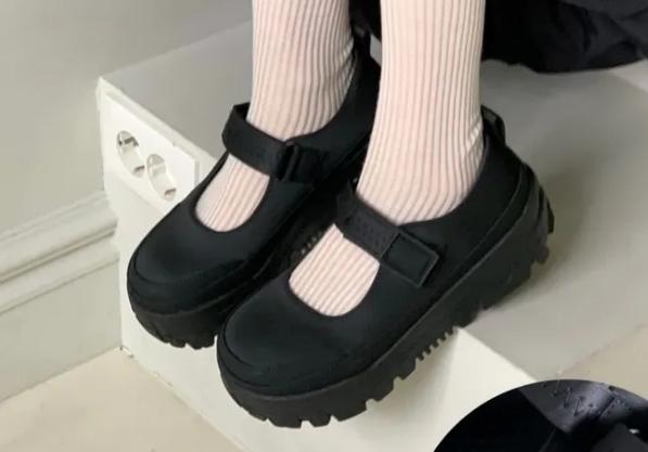 키높이 야무진 메리제인 사고싶다 핫걸이라면 170정도는 되어야...(주관적인의견입니다) 그치만 작은 미소녀는 작은대로 귀여워여(>∀<)
