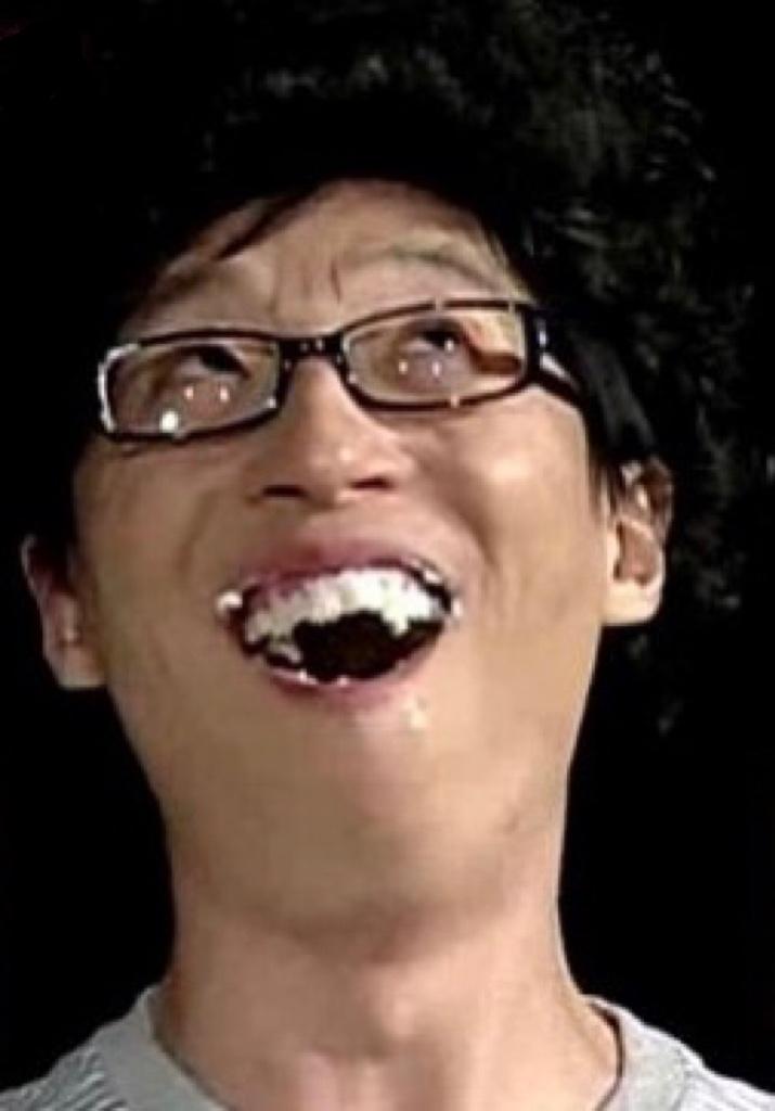예~~~ 예~~~ 죄송합니다~~~~~~~ 제가정말 죽을죄를 지었습니다~~~~~~~ 앙 죄송띠~~~~~~ 이 씨발년들아아악