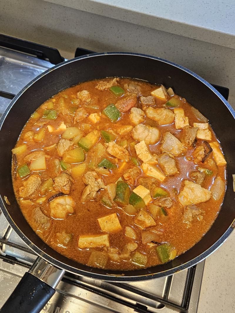 소고기고추장찌개🍲 처음 끓여봤는데 맛있얼당
