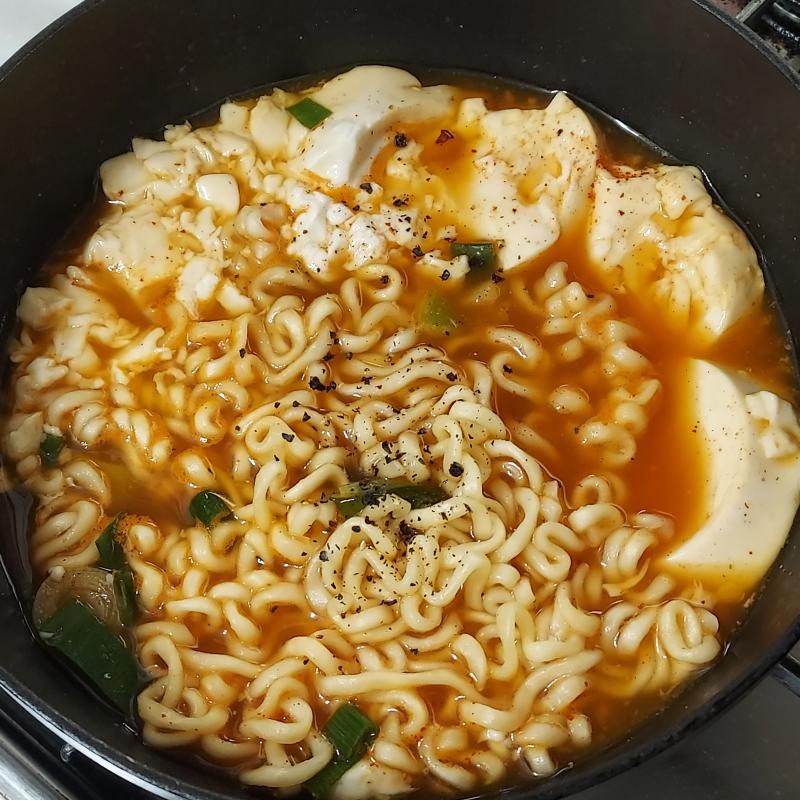 점심은 순두부라면 킥킥