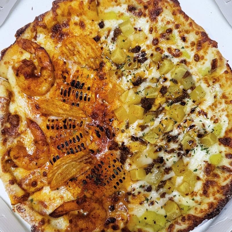스윗고구마+옥수수새우 피자🍕 💬 아빠가 핏짜 먹구싶다고 해서 주문 노모어 요즘 어디서 많이 들어서 시켜봤는데 흐음..딴 브랜드가 더 마싯는것 같