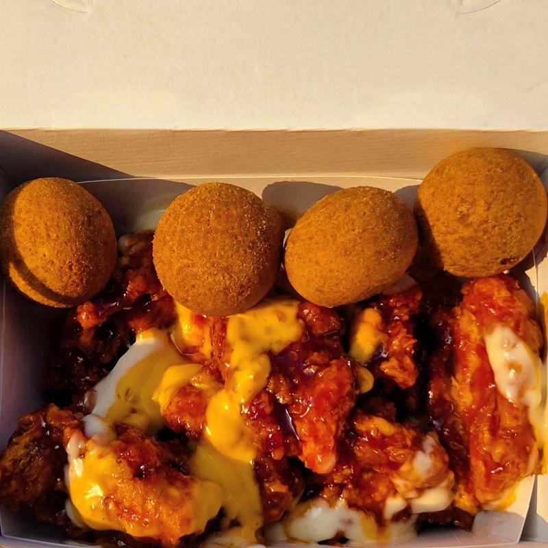 핫치즈 빅싸이순살🍗 바삭크림치즈볼🧀 💬 우울해서 치킨시켰어
