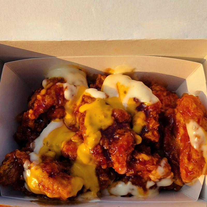 핫치즈 빅싸이순살🍗 바삭크림치즈볼🧀 💬 우울해서 치킨시켰어