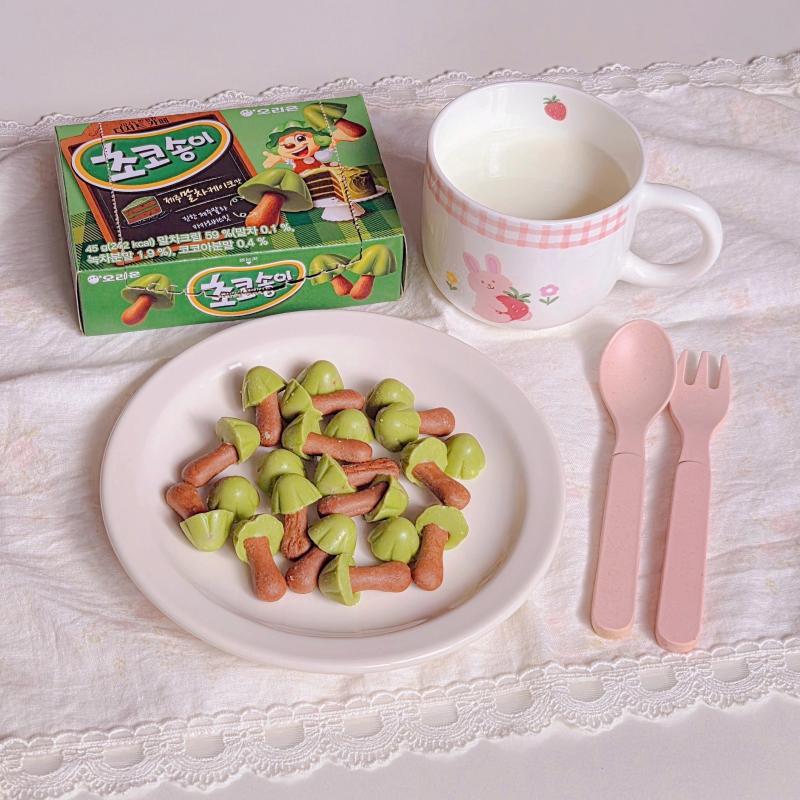 초코칩쿠키 제주말차라떼맛🍪 초코송이 제주말차케이크맛🍪 빈츠 프리미어 말차🍪 우유🥛 💬 초코칩쿠키 제주말차라떼맛 ★★★ 말차맛이 약하긴 해도 우유