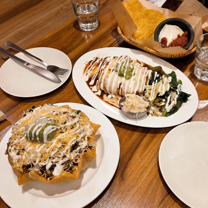 그란데 타코 샐러드🥗 치미창가🌯 💬 요즘 맥시칸푸드 너무 죠하🩷