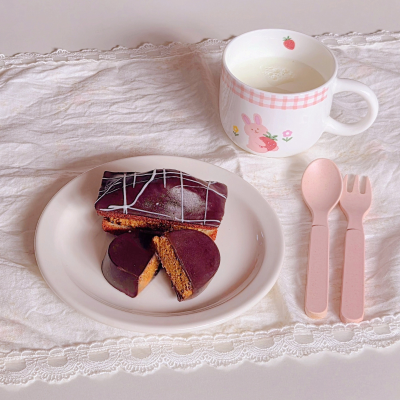 두바이초코 휘낭시에🍫 두바이초콜릿🍫 우유🥛 💬 두바이 초코셋뚜🩷