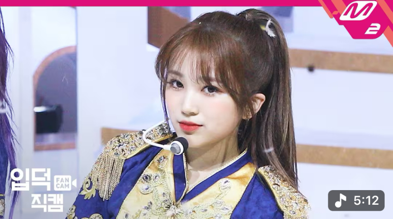 나코는 지금봐도 환상동화때가 ㄹㅈㄷ이쁜듯 저때가조금은 그립기도하다 아이즈원이그립다기보단 저때의내가 그립다는거임 (참고로 스레주는 위즈원출신입니다