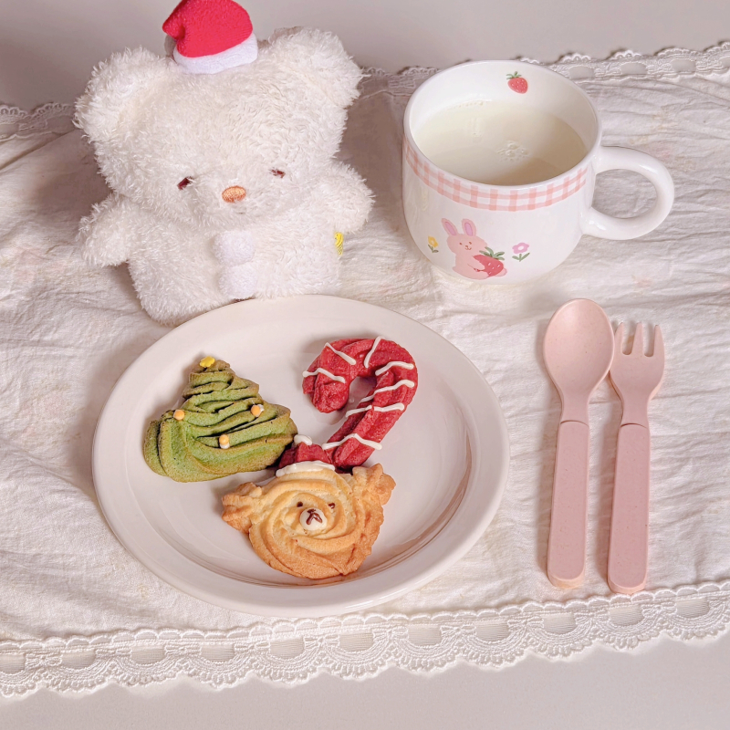 쿠키🍪 우유🥛 💬 커요운 크리스마스 쿠키🎄❤️