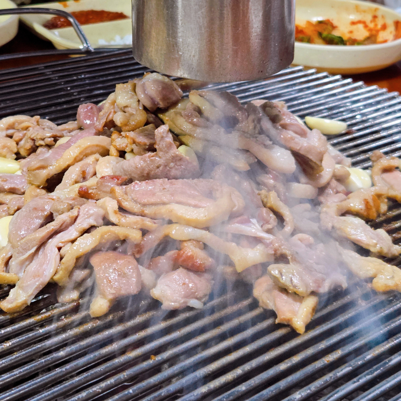 오리고기🥩 💬 이브날 외식으론 단골 오리고기집 갔구연