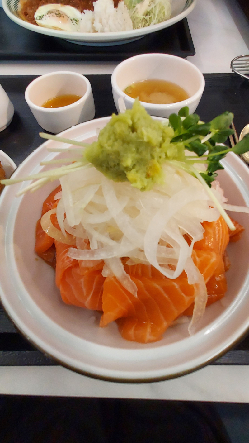 어제 먹었던 연어덮밥🫠🫠