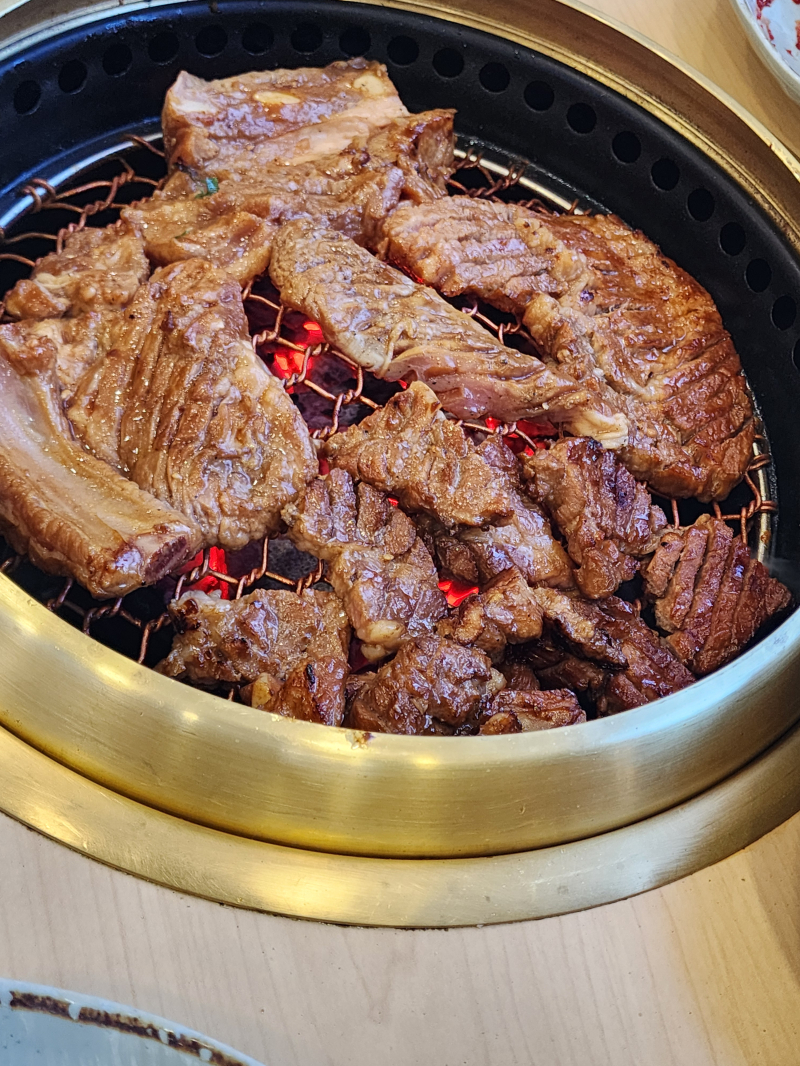 어제 돼지갈비는 행복이었어 정말...