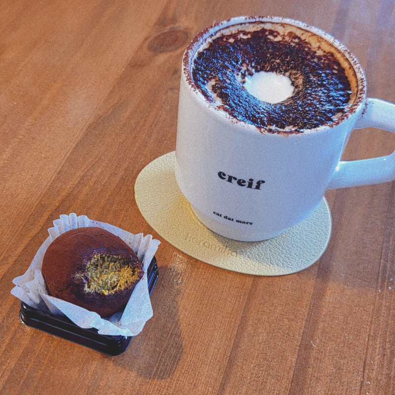 두바이 쫀득쿠키🧆 카페라떼☕️ 크림도넛라떼☕️ 크크 라떼☕️ 💬 두쪼니 머것당🩷