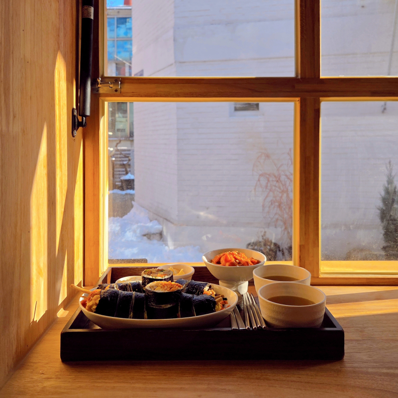 수원 갈비 김밥🍙 매콤 쌀 어묵 김밥🍙 저당 쌀 떡볶이🌶 💬 맛은 있는데 뭐가 하나씩 맘에 안 드는 집..컨셉도 참 잘 잡고 메뉴 내는 거 참신