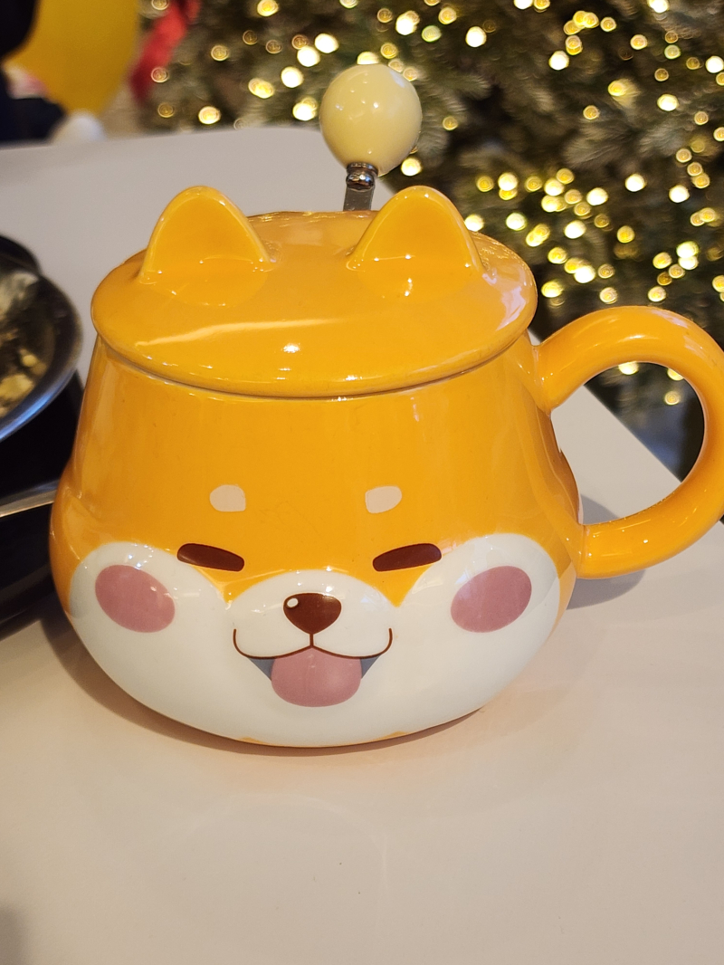 라헬의 부엌까지! 여기도 마르코폴로 티 있길래 냅다 주문했더니 이렇게 나왔어 귀여워ㅠㅠㅠㅠ 친구랑 오랜만에 24시간 가까이 잘 노는 중 히힣히