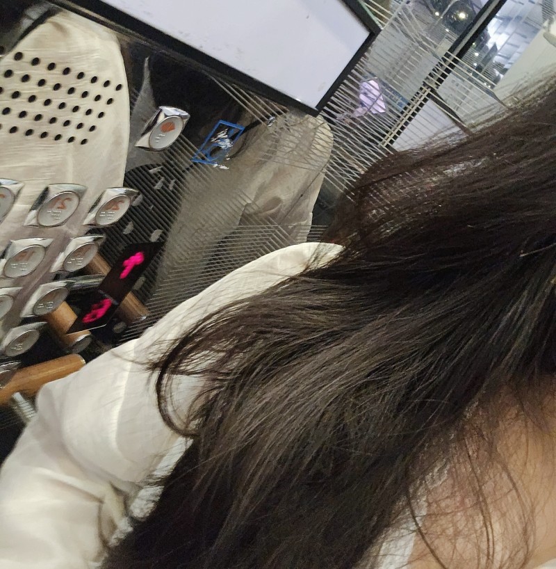 >>421 곱슬이 심하긴 하네여