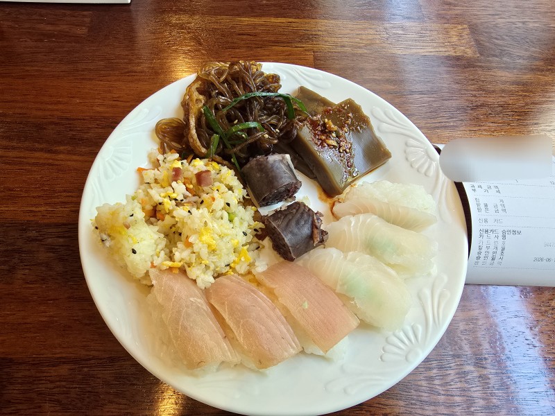 세 접시 먹음 맛있엇다