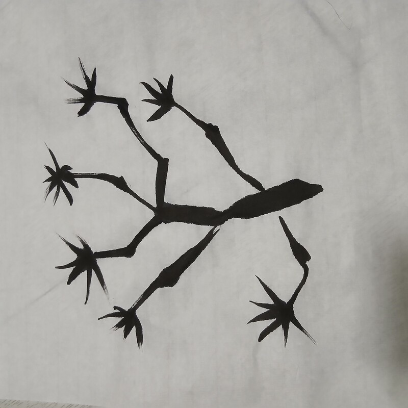 필압 연습한 거랑 마지막에 그림 그린 거 꽃은 먹물양 조절 못해서 좀 망했는데 가지랑 이파리 쥑이지 않음? 갠적으로 잘했다고 생각함 ㅋㅋ