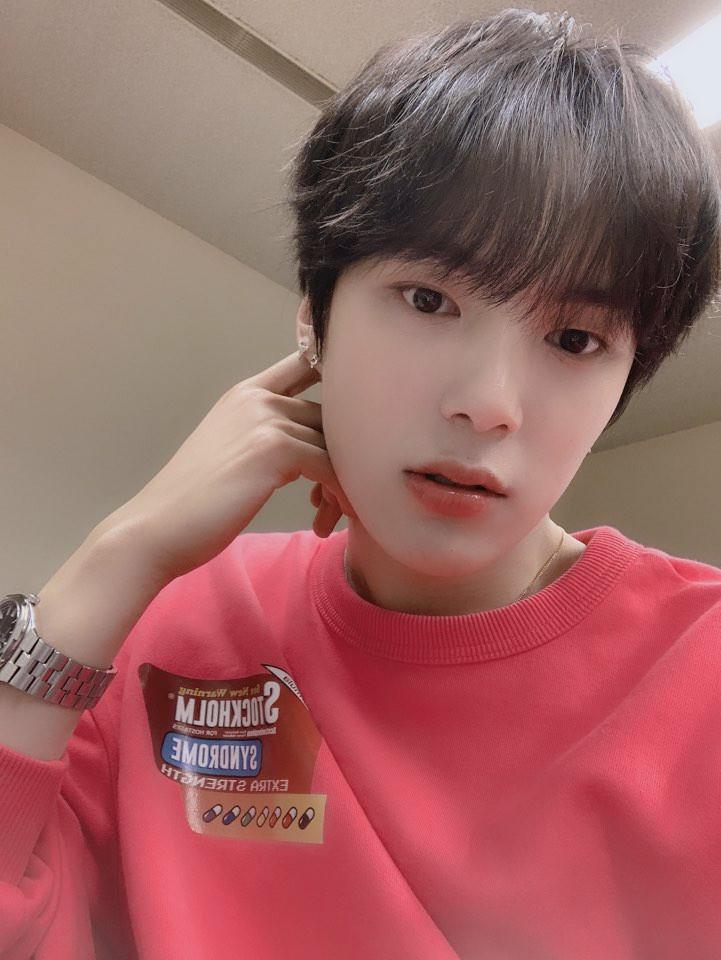 번째가 원본 프리즈 포기못해서 프리즈버전두들고옴 우하하 셀카보정에 익숙해져야지 우우