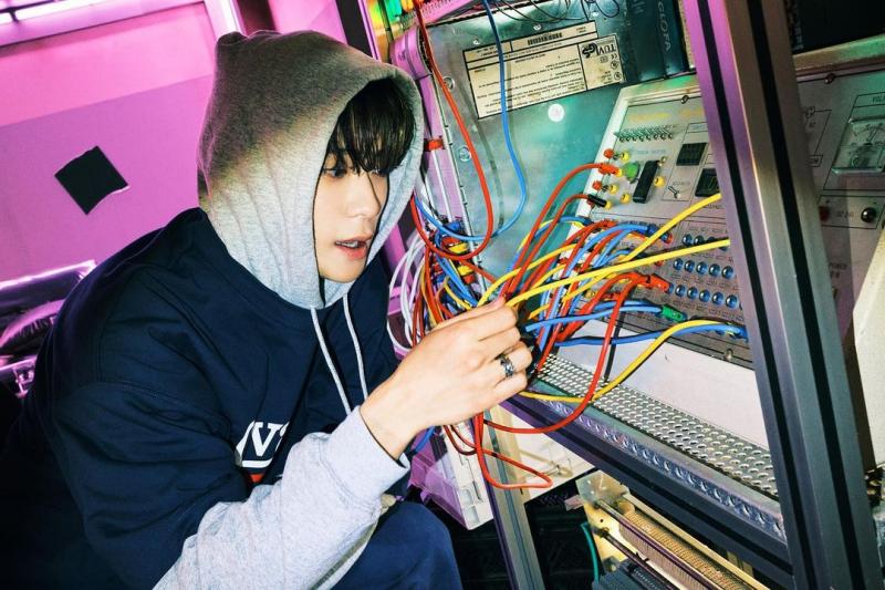 Nct 정재현 이야 컨셉포토인데 너무 이뻐서 신청해봐