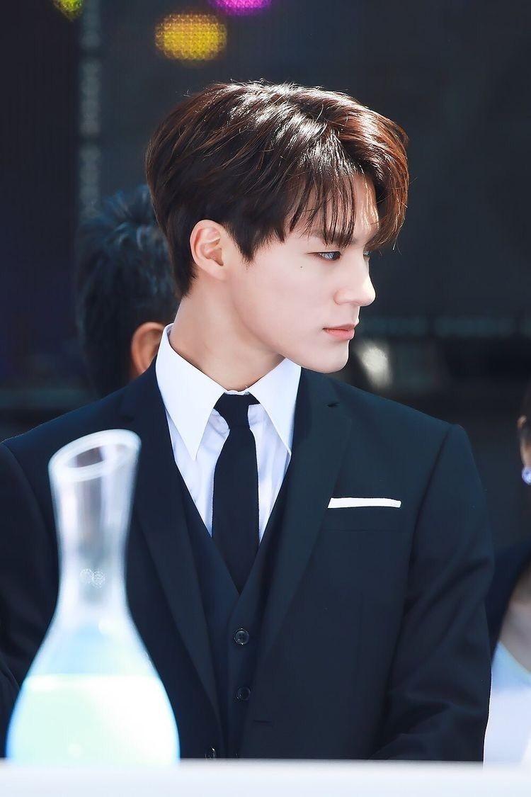제노 본명 이제노 생년월일 특징 어릴때 다수의 CF를 찍은 경험이있다 SM에 재민과 같은 입사했다 그래서 그런지 재민과의 케미가 굉장히 좋다 굉장히 평화로운 성격을 갖고있다