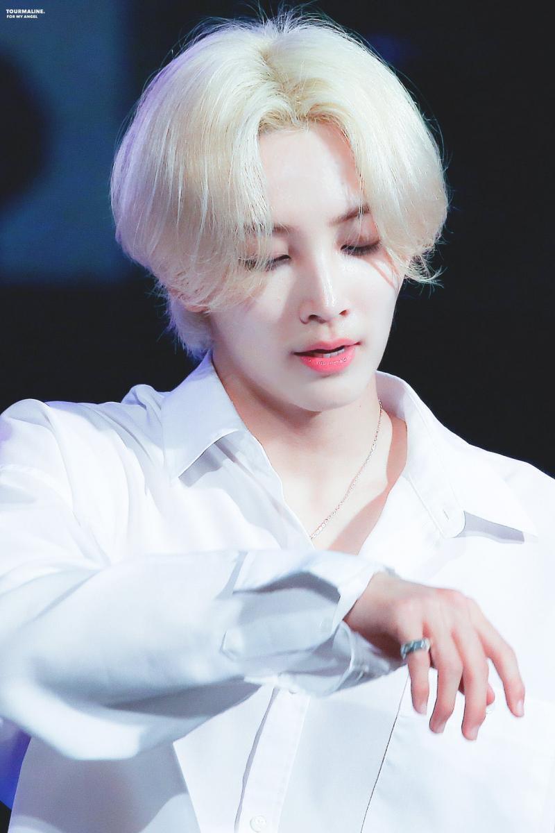 세븐틴 윤정한 이지훈