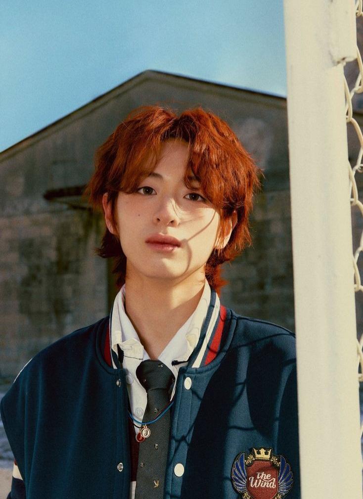 더윈드 노래방 TJ가 만든 그룹인데 노래가 진짜 좋음 오타쿠의 심장을 저격함 오늘 반가워 나의 첫사랑 나왓는데 들어보니까 없던 첫사랑 생긴 기분이더라 여기 장현준 군이 잘생겻더라