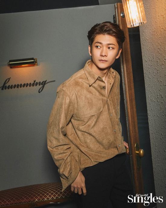 강태오라고 남배우인데 우영우 찍고 군대 같은데 미쳤음