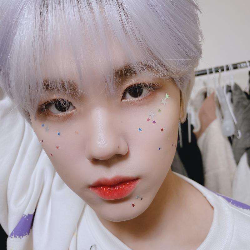 오늘 생일이라서 안성민 검색하면 사진 많이 있음