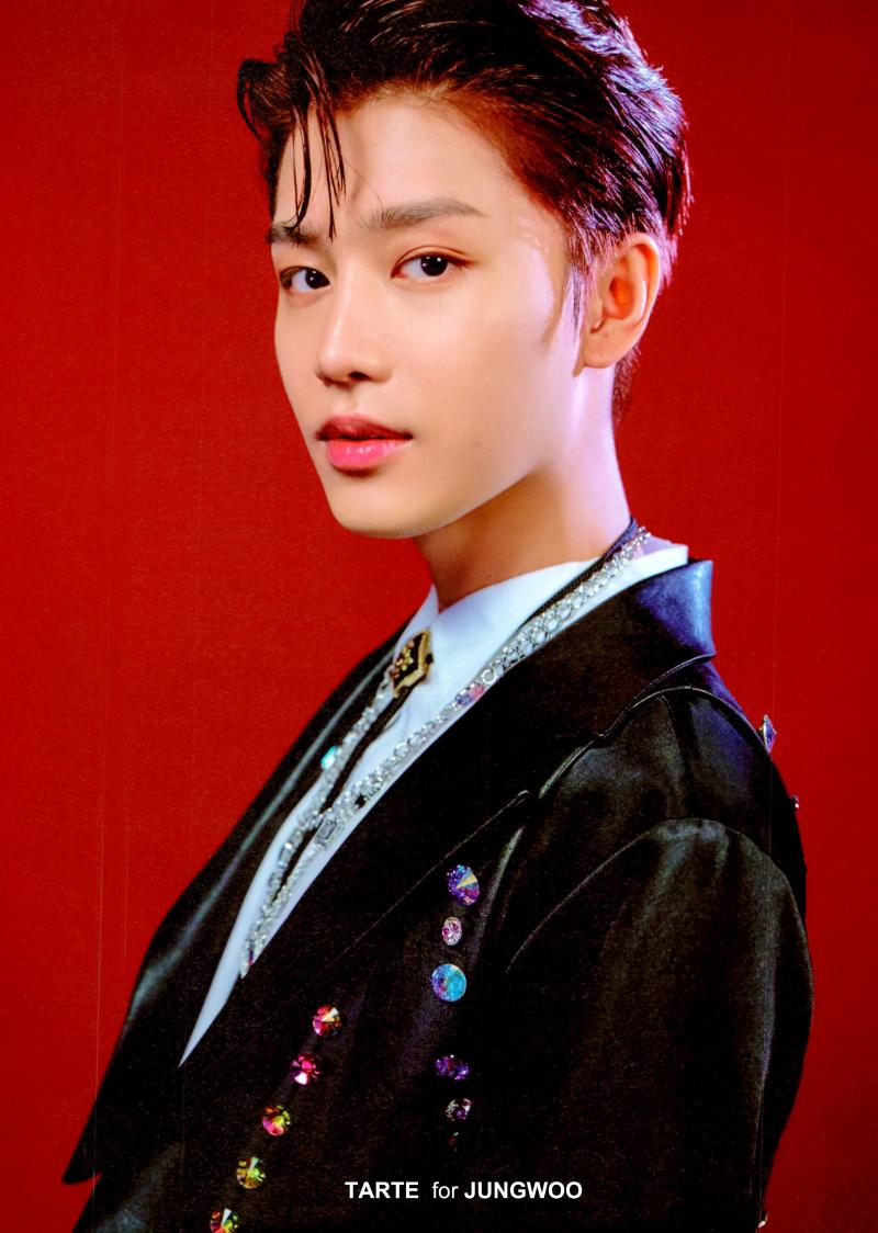 태일 본명 문태일 생년월일 포지션 맏형 메인보컬 특이사항 팬들 사이에서는 문태일한테 빠지면 답없다 라고 통함 동생들이 장난을 치거나 어떤 말을해도 받아줌 특히 NCT 막내