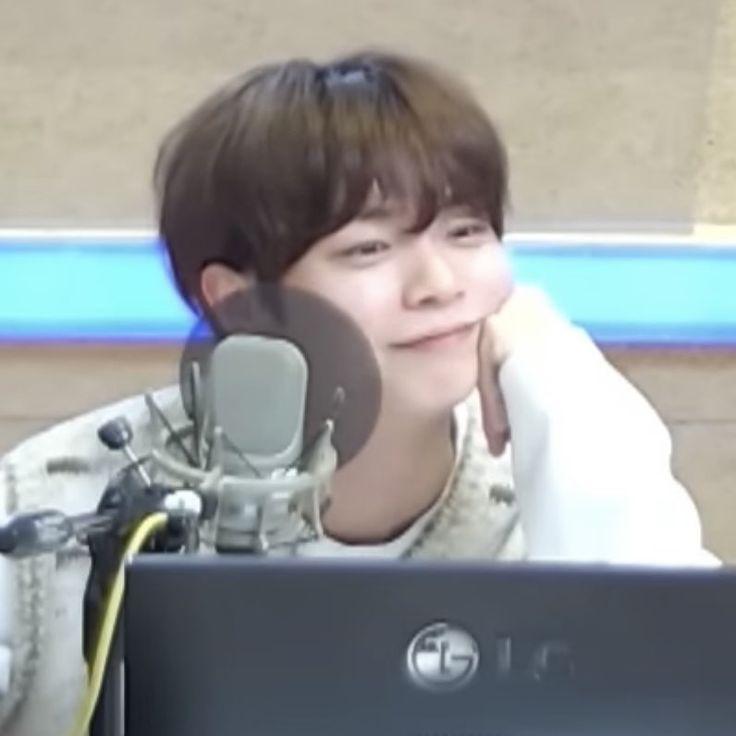 잼민아저씨의 갭차이가 정말 좋습니다 큐트도 되고요 다정단정어른도되고요 남자 어른 어른님 남자님 도됩니다