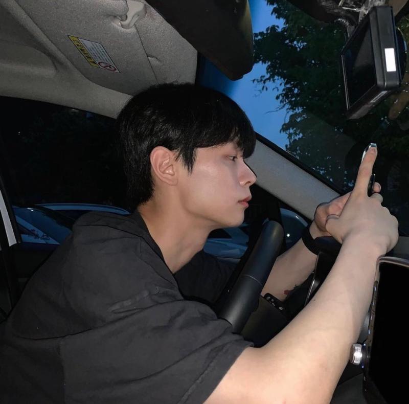 개빡쳐 이게 같은 사람이냐 일반인 남자친구미까지 있음 말않됨