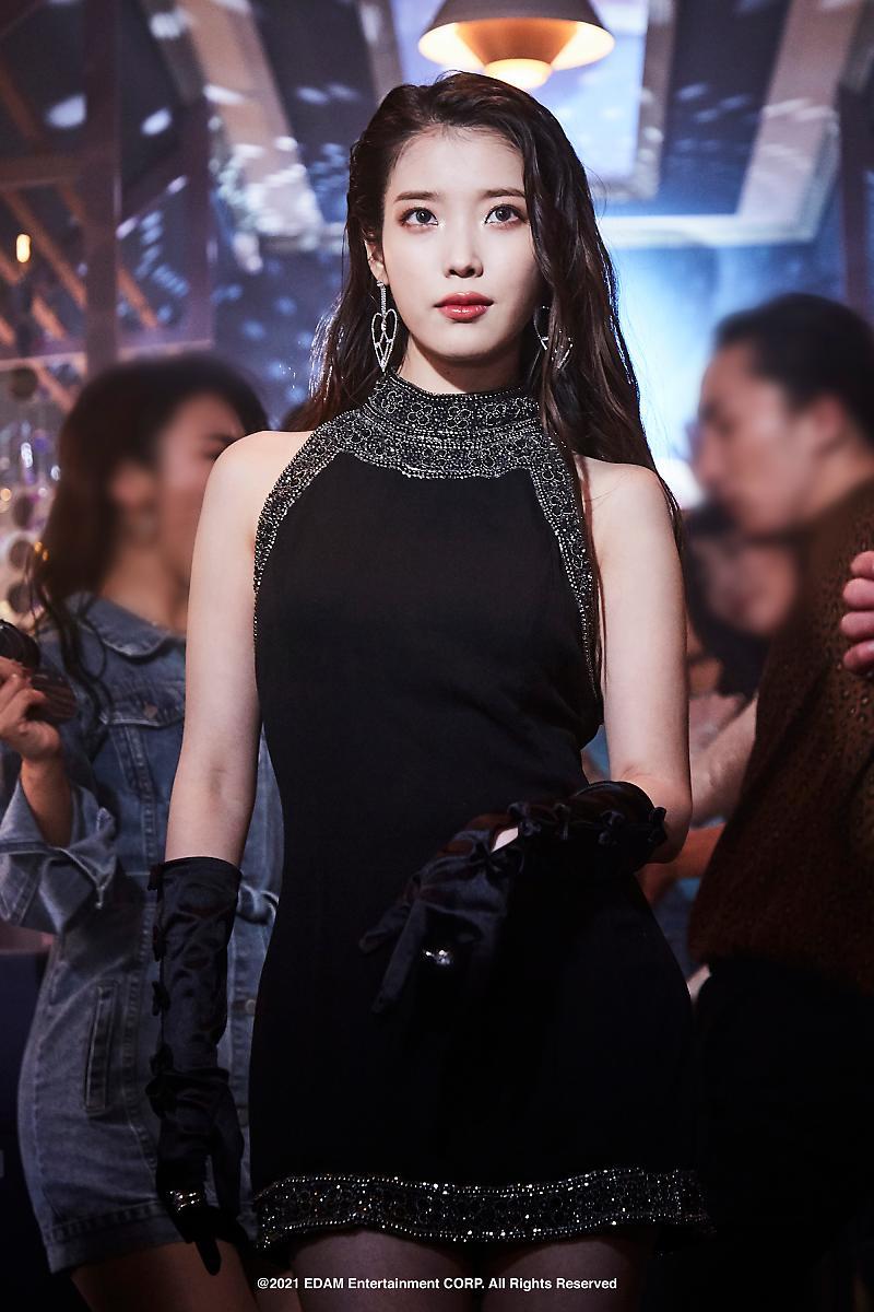인형이다 받고 순서대로 나고은 전소연 아이유 넘많나 근데 외모도 성격도 능력치도 내취향이라