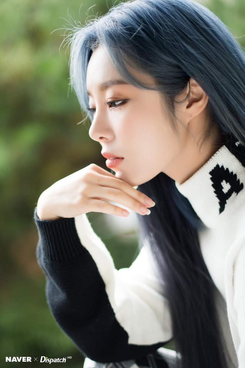 나는 휘인 이마부터 콧대 가는 라인이 너무 예뻐