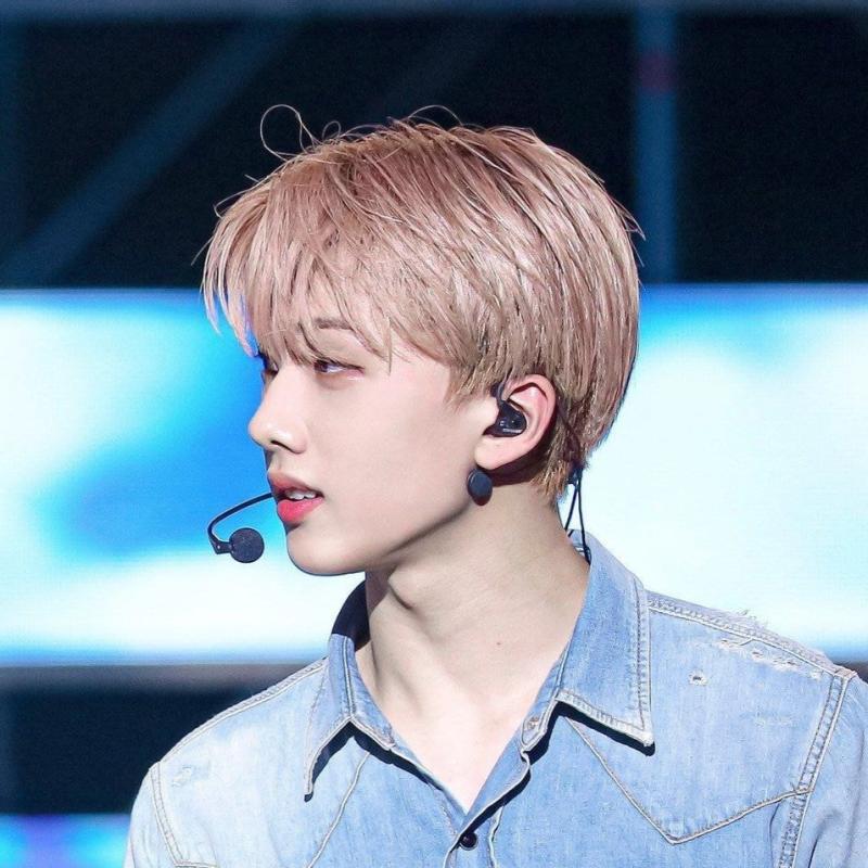 지성 본명 박지성 생년월일 특징 아직까지는 엔시티 드림이자 엔시티 전체의 막내이며 살의 어린 나이에 데뷔해 '웃다가 생각해보니 웃을 때가 아님' 짤을 생성해낸 있다 평소에 낯을