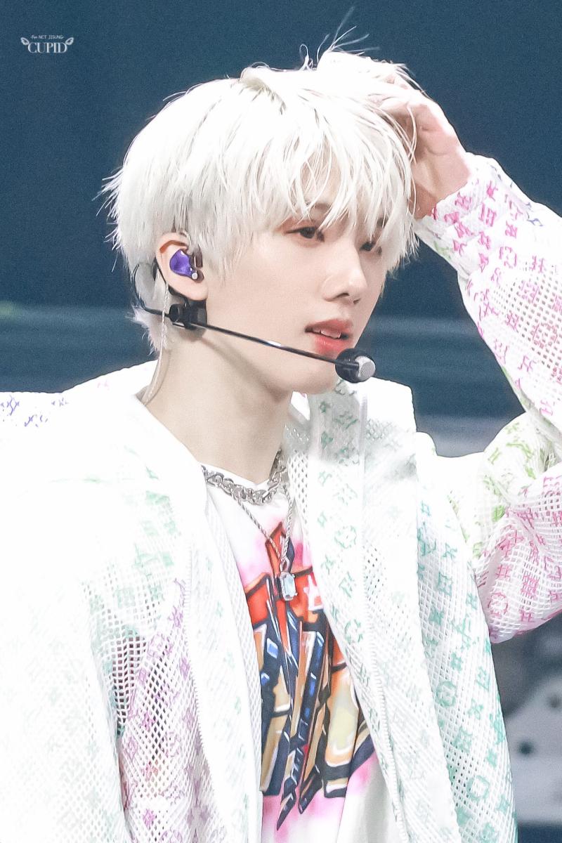 지성 본명 박지성 생년월일 특징 아직까지는 엔시티 드림이자 엔시티 전체의 막내이며 살의 어린 나이에 데뷔해 '웃다가 생각해보니 웃을 때가 아님' 짤을 생성해낸 있다 평소에 낯을