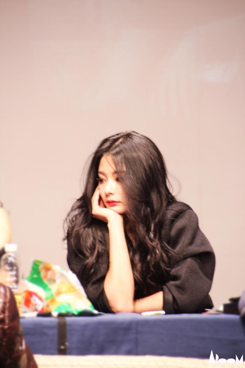 지금은 해체한 그룹이지만 구구단 하나 사진 처음 보고 소리 났어 두번째 사진 분은 보자마자 여지껏 여자 연예인 중에 제일 화려하게 생겼다고 생각했는데 이름을 모르겠다