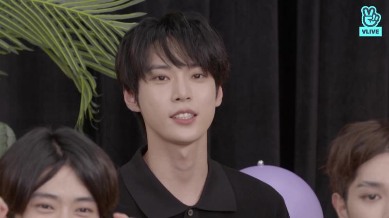 엔시티 도영 성격도 착하고 맨날 당하는 타입에 부모님께도 잘하고 형이랑 안싸우는 것만봐도 나옴 사랑 장난아님 하루도 빠짐없이 버블보내줌 사진도 많이 보내줌 인스타 올릴때마다