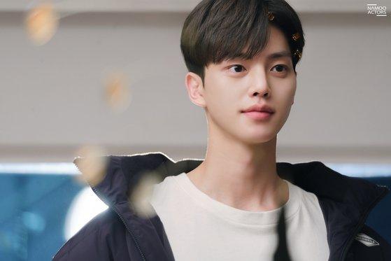 서강준이랑 송강이랑 태민이랑 박효신 박효신은 사진 첨부가 더이상 돼서