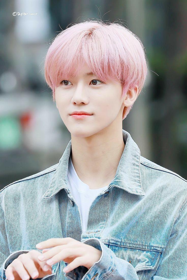 재민 본명 나재민 생년월일 특징 봉사활동 캐스팅 된걸로 유명함 어머니께서 교사이시다 We go up활동당시 분홍머리 걔로 유명했었다 팬들한테 다정한 메시지를 보내주고 사랑담긴