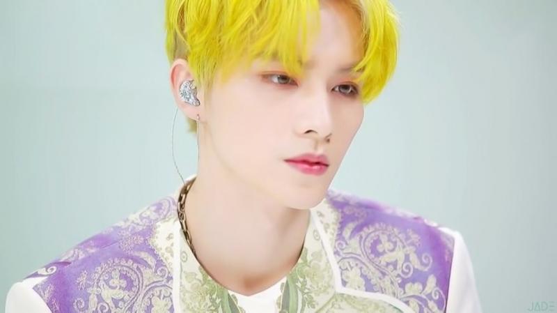 샤오쥔 본명 샤오더쥔 소덕준 생년월일 특징 wayv의 메인 보컬 Nct 거치지 않고 바로 wayv로 데뷔했다 Nct엔 에서 합류했다 음악 자체를 굉장히 사랑하고 노래 부르는