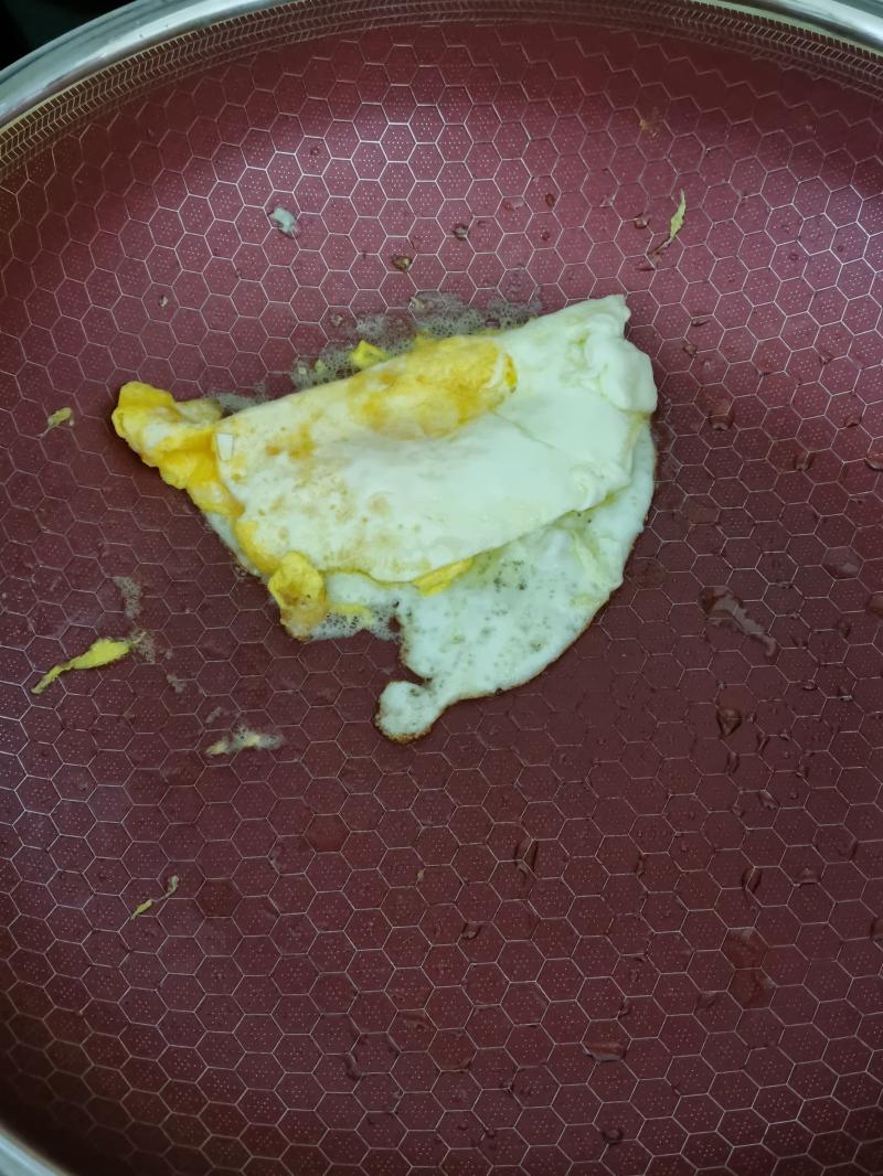 어찌저찌 완성은 했다 완벽한 계란프라이야