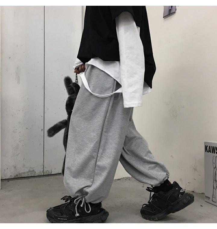 웅웅 오버핏 후드 조거팬츠나 통넓은 바지에다가 버킷햇이나 비니쓰는 그런거 말한거얌 개인적으로 번사진같은거 근데 내가 입으면 시험기간 고딩룩이더라고