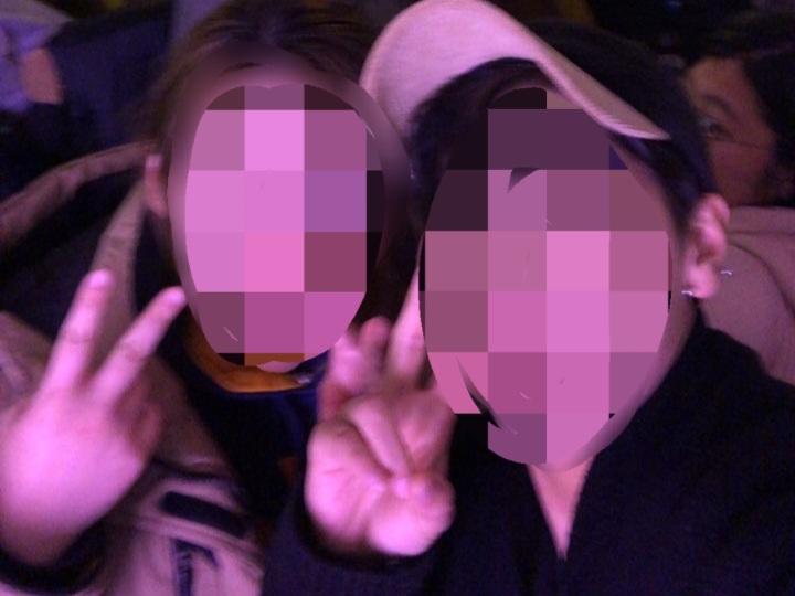 술마시면 친구들이랑 엽사를 찍는 버릇이 있는데 그날도 제일 친한 친구 A랑 엽사를 찍고 놀았었어 이거 쓰느라 핸드폰 갤러리 뒤져서 혹시 왕코가 나한테 욕했던 카톡 캡처 같은