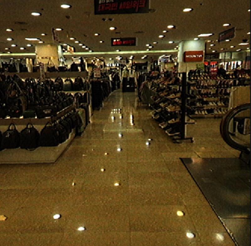 원래 금요일에는 사람이 많지 않은가