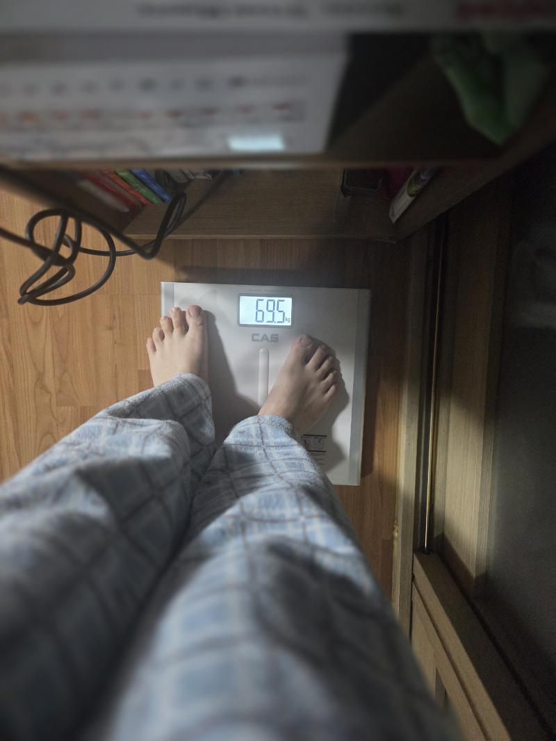 좋앗어 지금부터 단식 많이 마시자구 시작 저녁 많이 먹어서 나갈줄