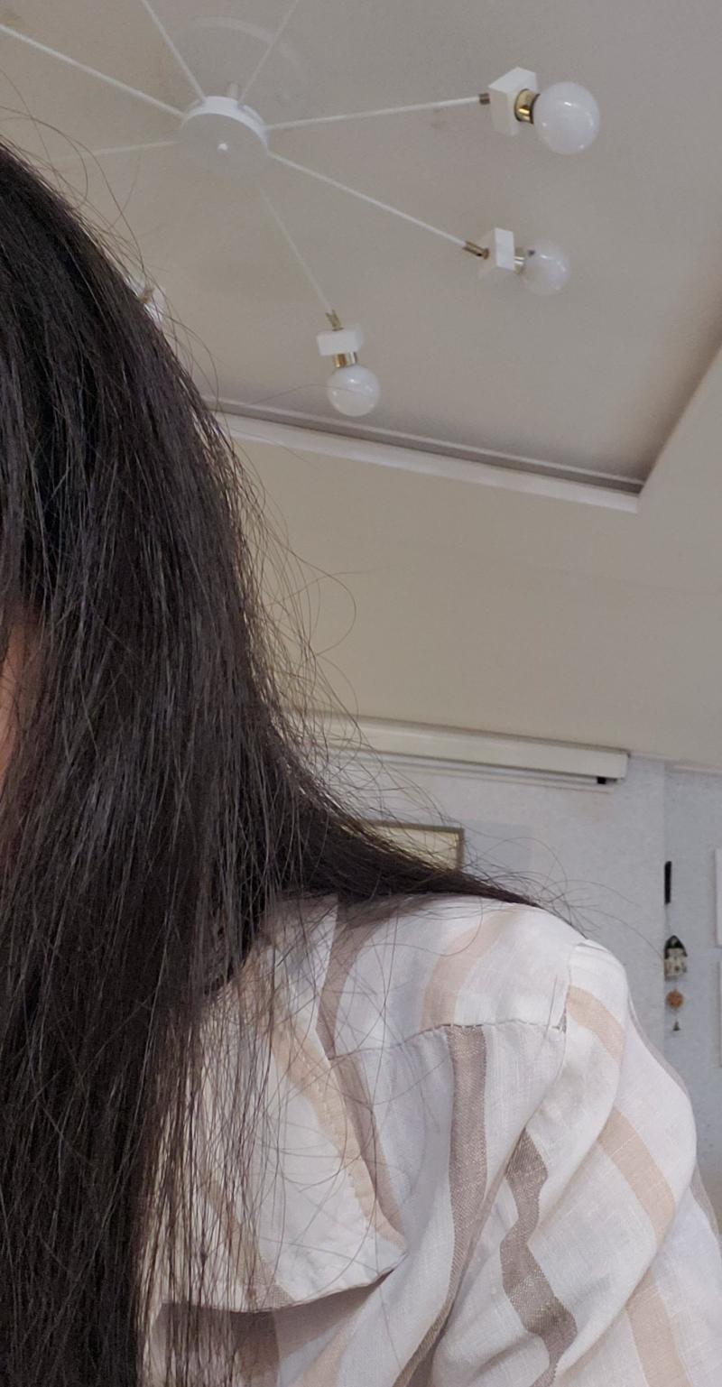 대망의 비포에프터 아직 곱슬기가 남아 있긴 한데 전처럼 방방 뜨진 않아서 나름 괜찮은 같음