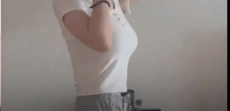 근데 사진 보니까 왜이렇게 처졌니 내새끼덜 어떻개 다시 올릴 방법 없을까 많이 심한 같아 아직 젊고탱탱한디 할머니 가슴이란 소리 들으니 맘찢어진다