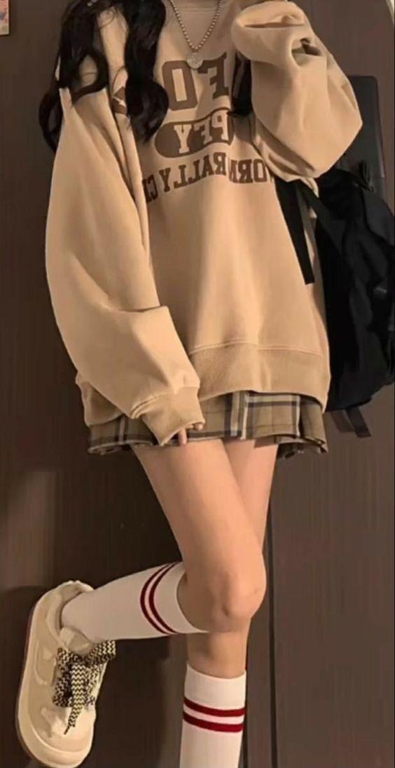 캐주얼캐주얼 폭닥니트에 치마에 레그워머 신는 너무 귀여운 같아